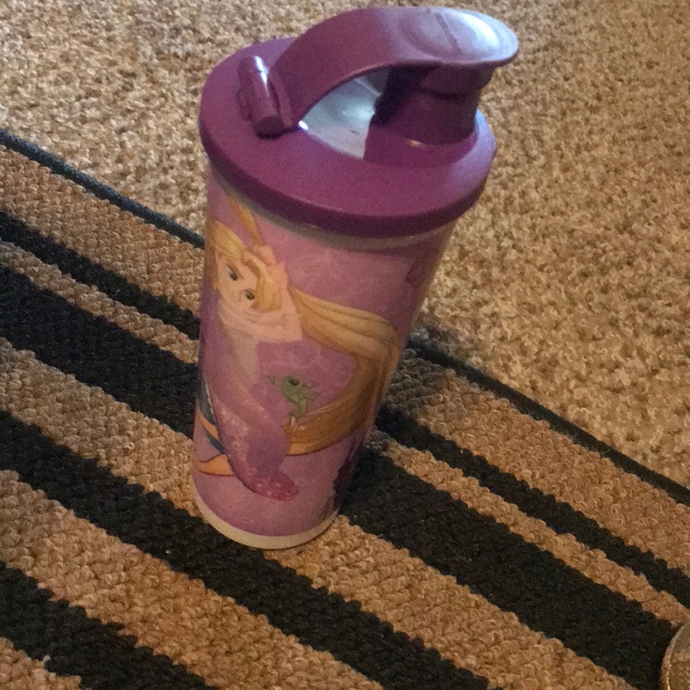 Tupperware 💜cup - Picture 2 of 4